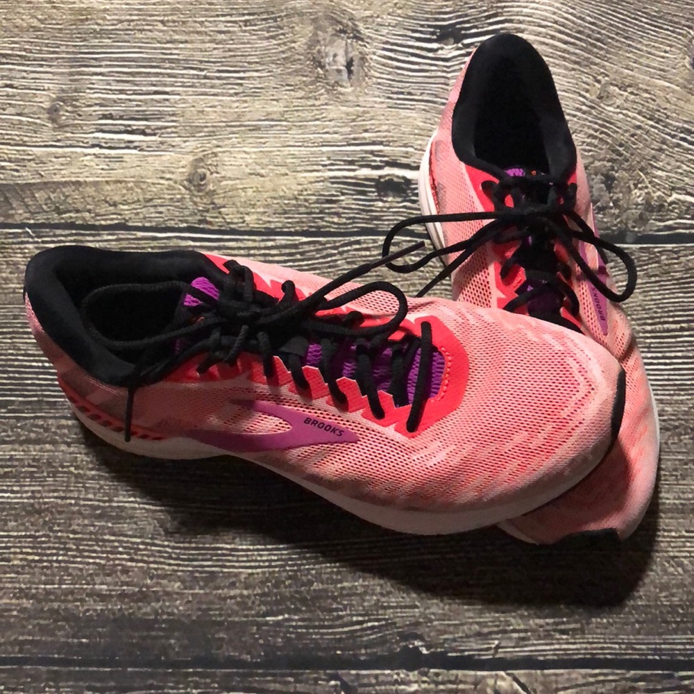 Brooks Ravenna 10 running athletic shoes size 8.5